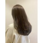 オリーブベージュ【津田晴加】